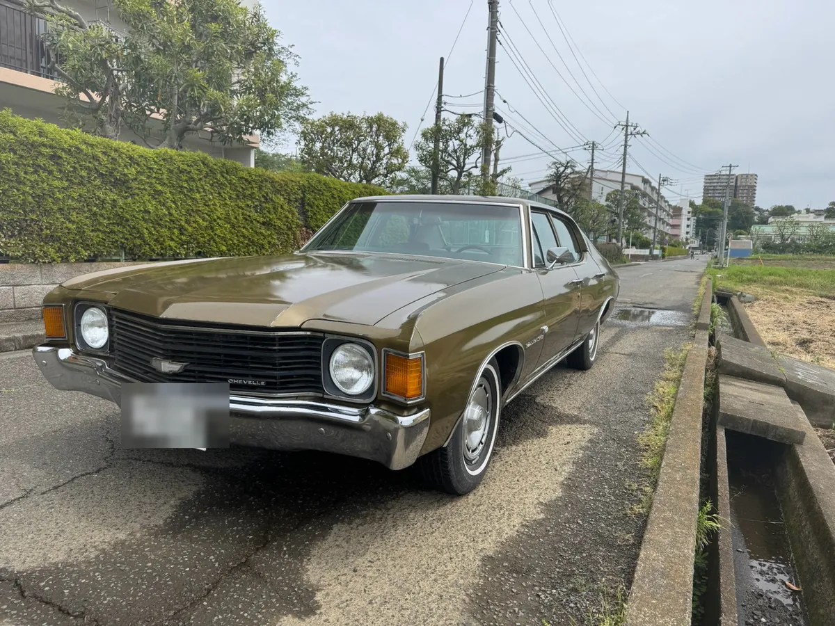 Chevrolet Chevelle Malibu（ゴールド / 4ドア）