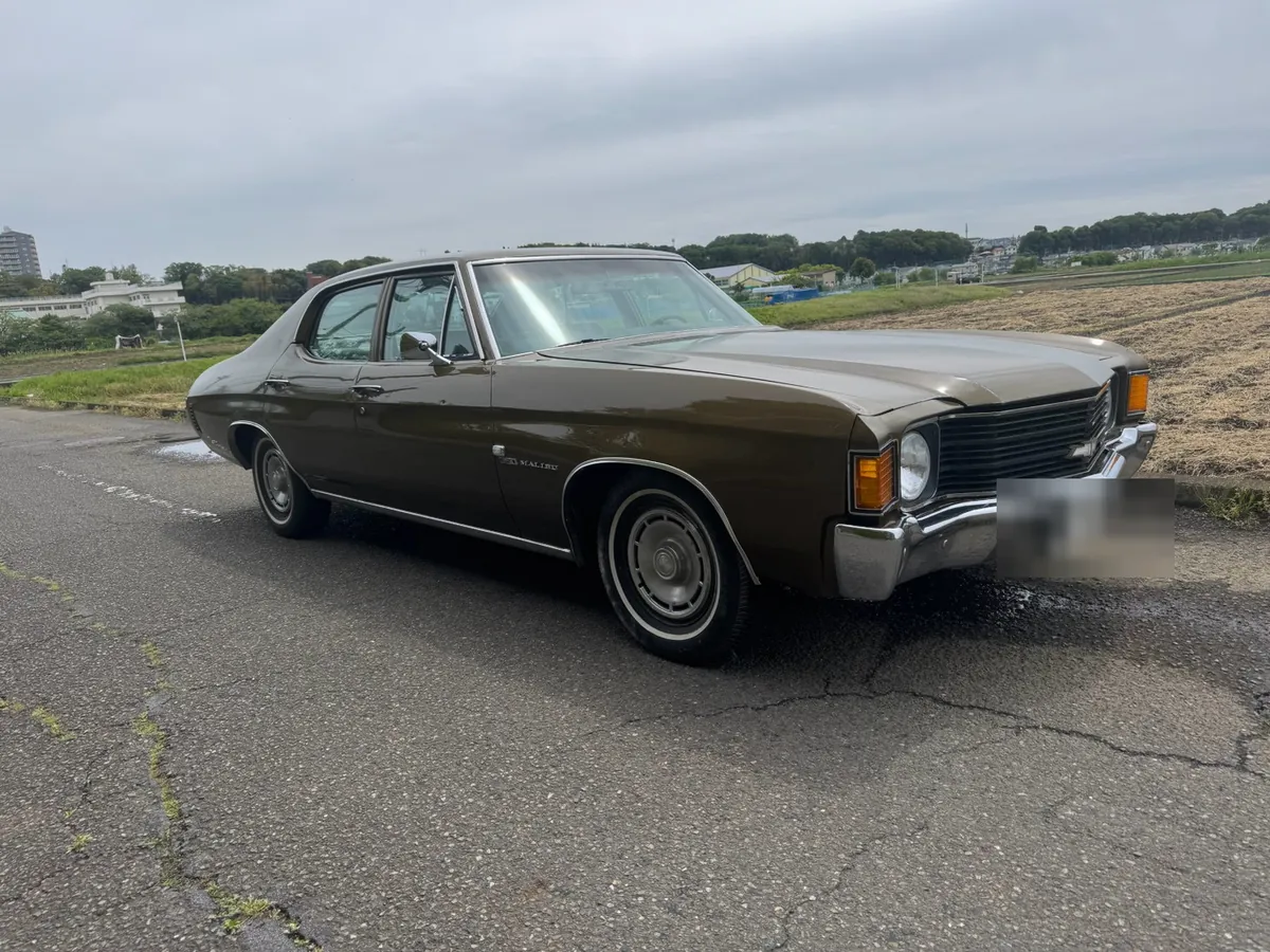 Chevrolet Chevelle Malibu（ゴールド / 4ドア）
