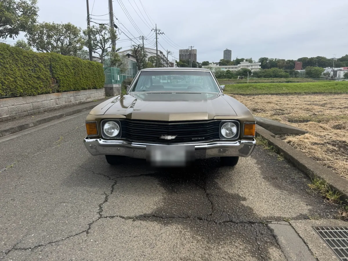 Chevrolet Chevelle Malibu（ゴールド / 4ドア）