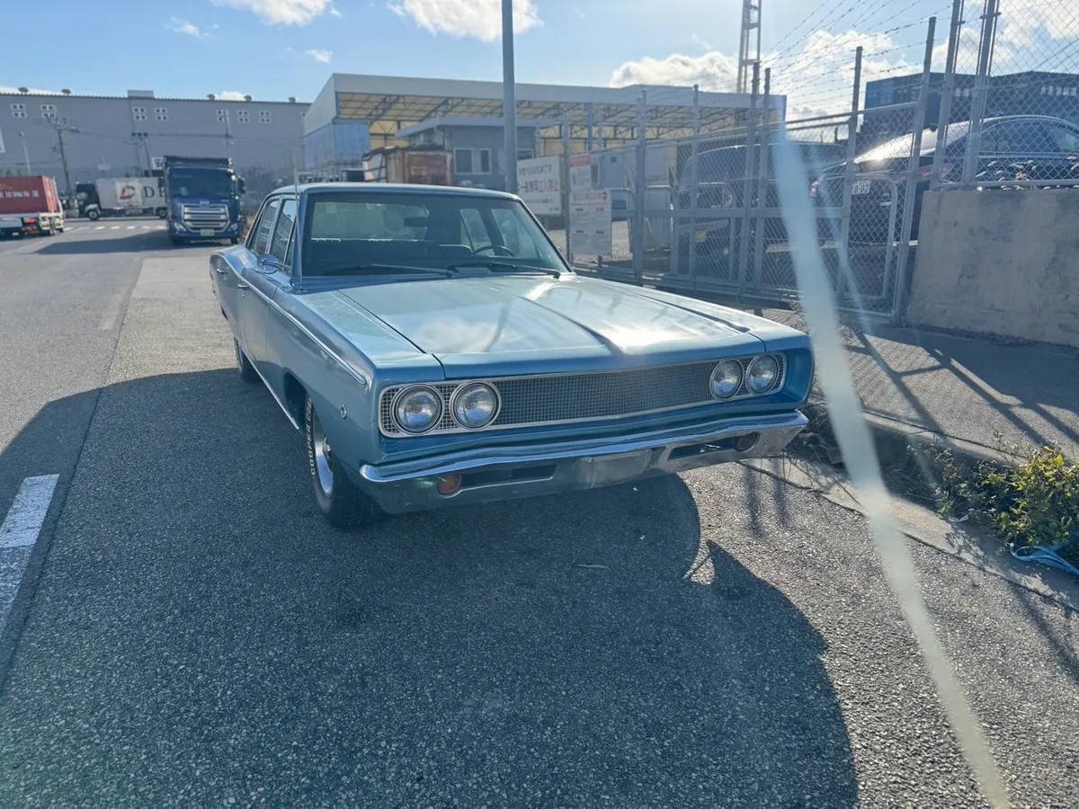 Dodge Coronet（ライトブルー / 4ドア）