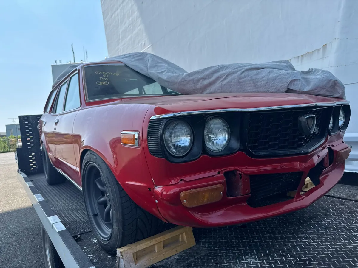Mazda（レッド / ワゴン）
