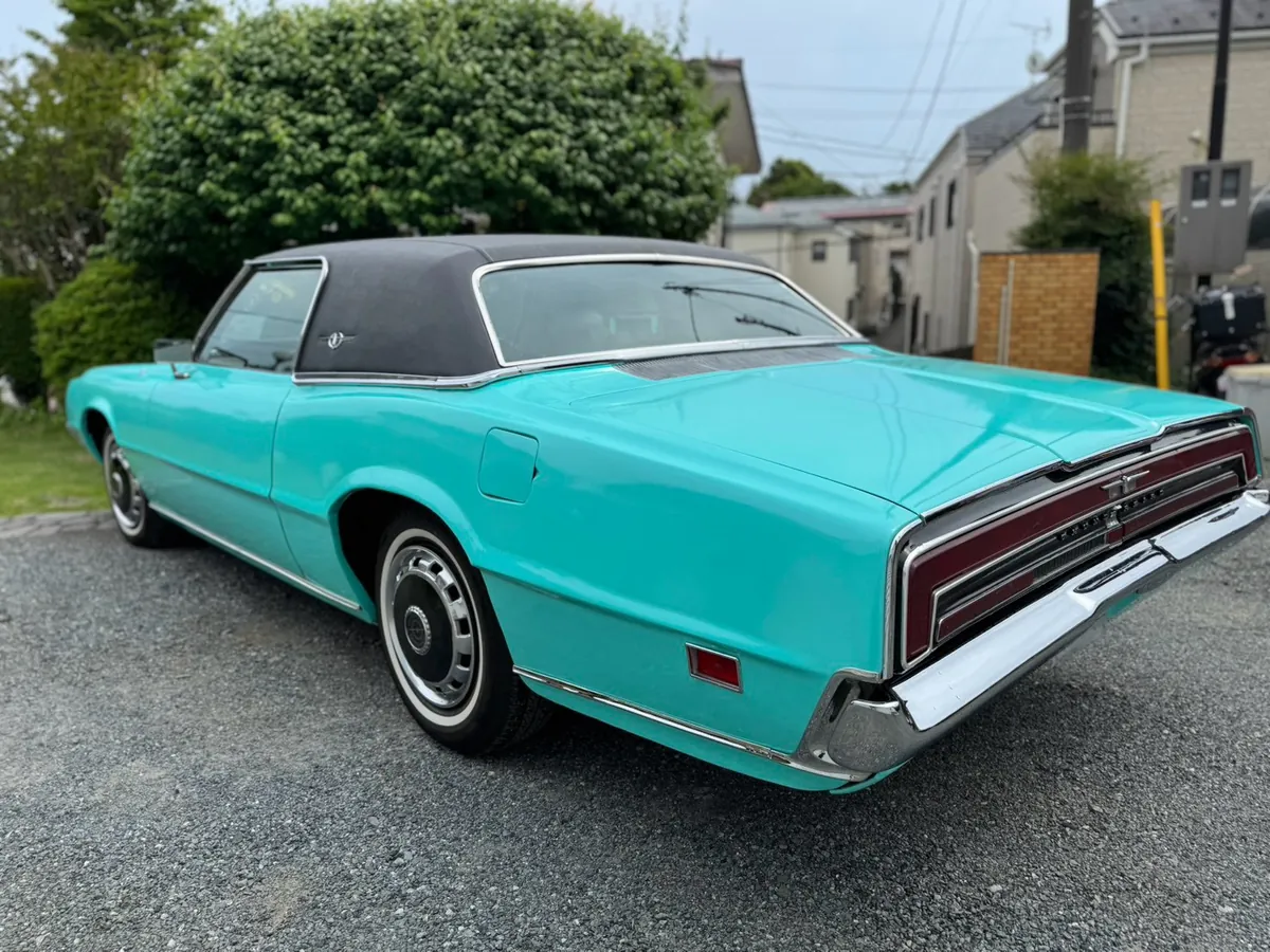 Ford Thunderbird（ターコイズ / ランドウトップ）